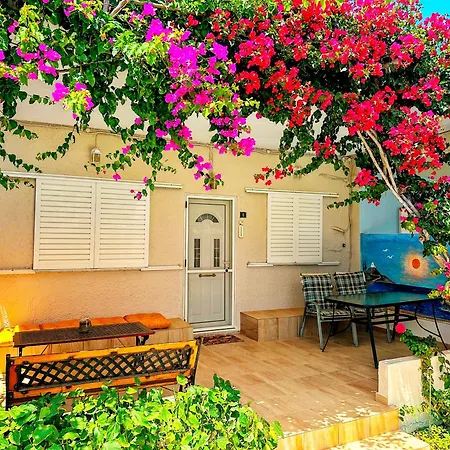 Salora Studio-apartments * Archangelos (Rhodes)