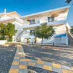 Salora Studio-apartments アパート *