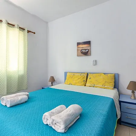 Salora Studio-apartments アパート *